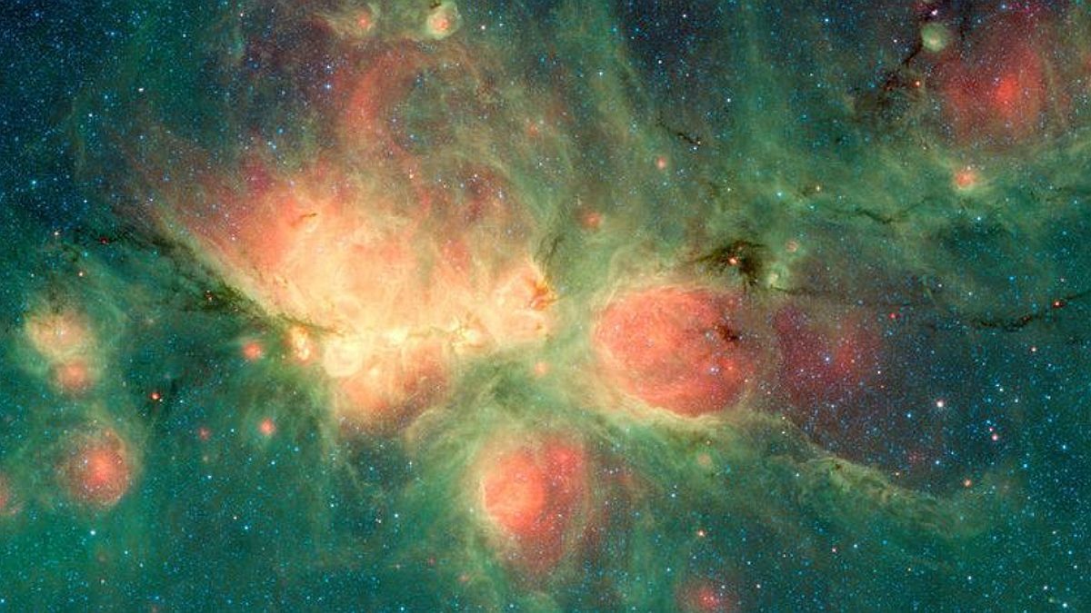 NASA&rsquo;s Spitzer Telescope Captures Image Of The Cat's Paw Nebula