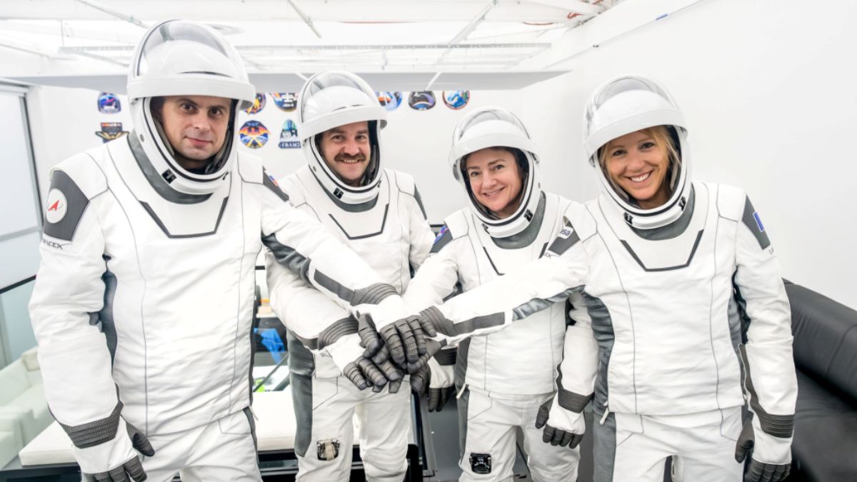 NASA, SpaceX Delay ISS Mission Launch Due to Bad Weather