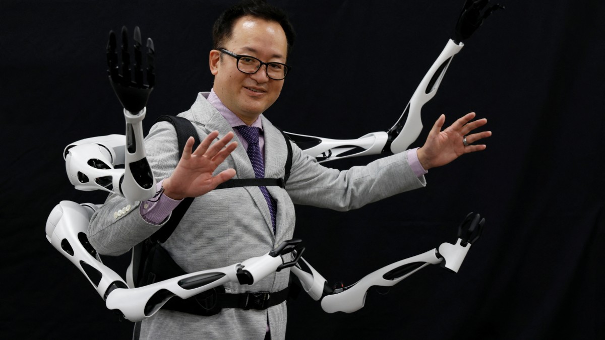 Japanese Researchers Develop Wearable Robotic Arms to 'Unlock Creativity'
