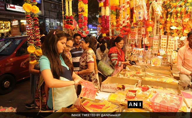 This Diwali, Samajwadi Rockets, Mayawati Bombs A Huge Hit In Lucknow