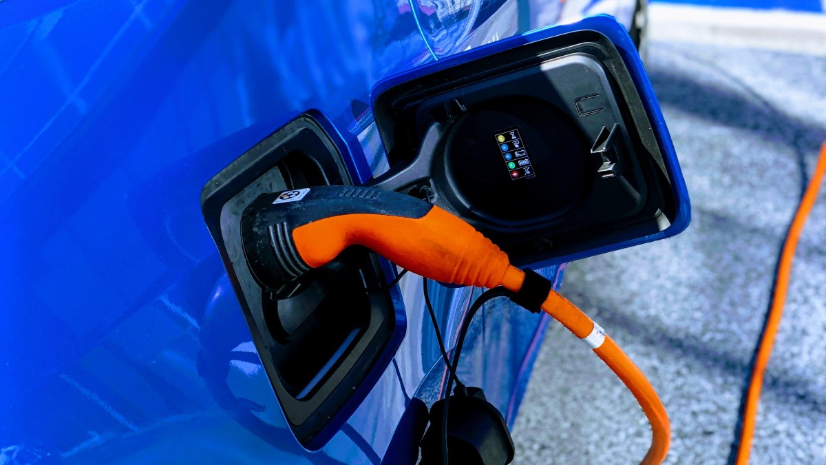 Delhi to Get 100 EV Charging Stations by July End, to Charge Under Rs. 3 per Unit