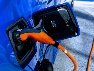 EV Automakers in US Request Government to Remove Tax Cap on Purchasing Electric Cars