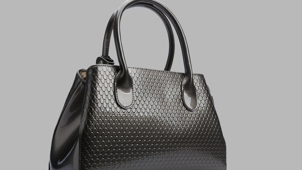 Chic and Trendy: Must-Have Handbags Available Now on Myntra Chic and Trendy: Must-Have Handbags Available Now on Myntra