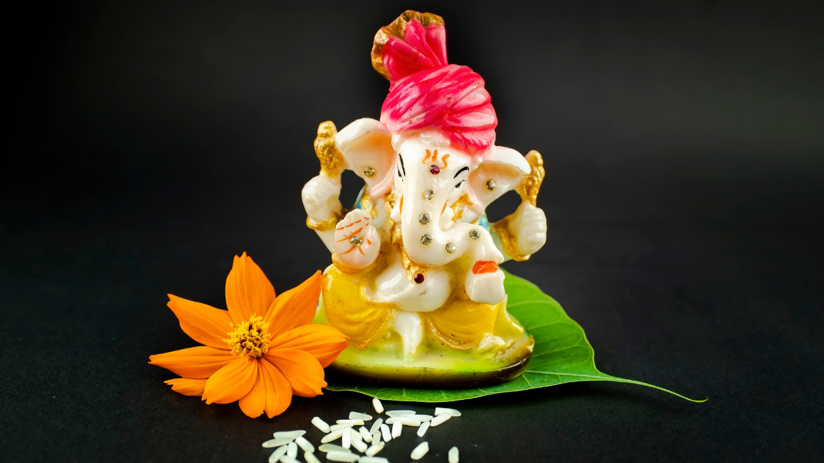 Ganesh Chaturthi 2025: Beautiful Ganesh Idols and D&eacute;cor Available on Amazon