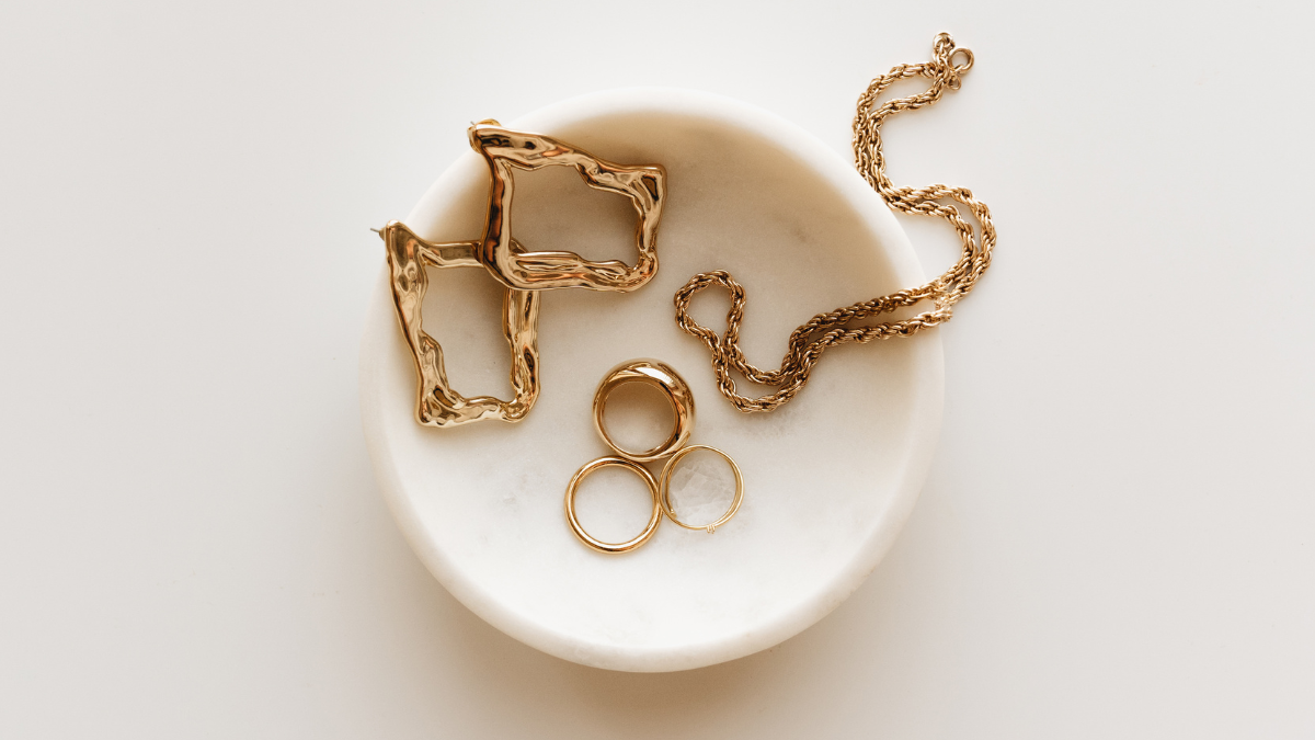 Myntras Minimalist Jewellery: How to Style Simple & Chic Pieces