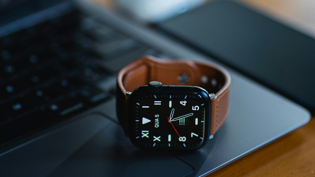 Myntras Top-Rated Smartwatches Compared: Display, Battery & Features Explained