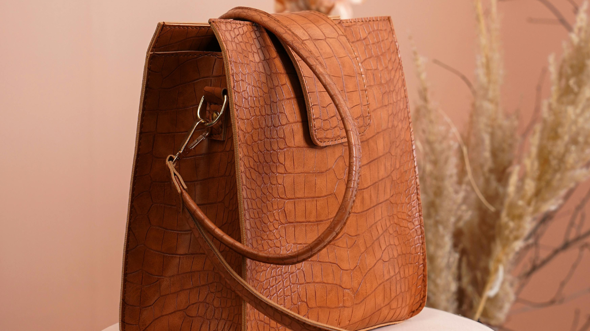 Stylish Hobo Bags to Shop in Myntra BFF Sale 2025