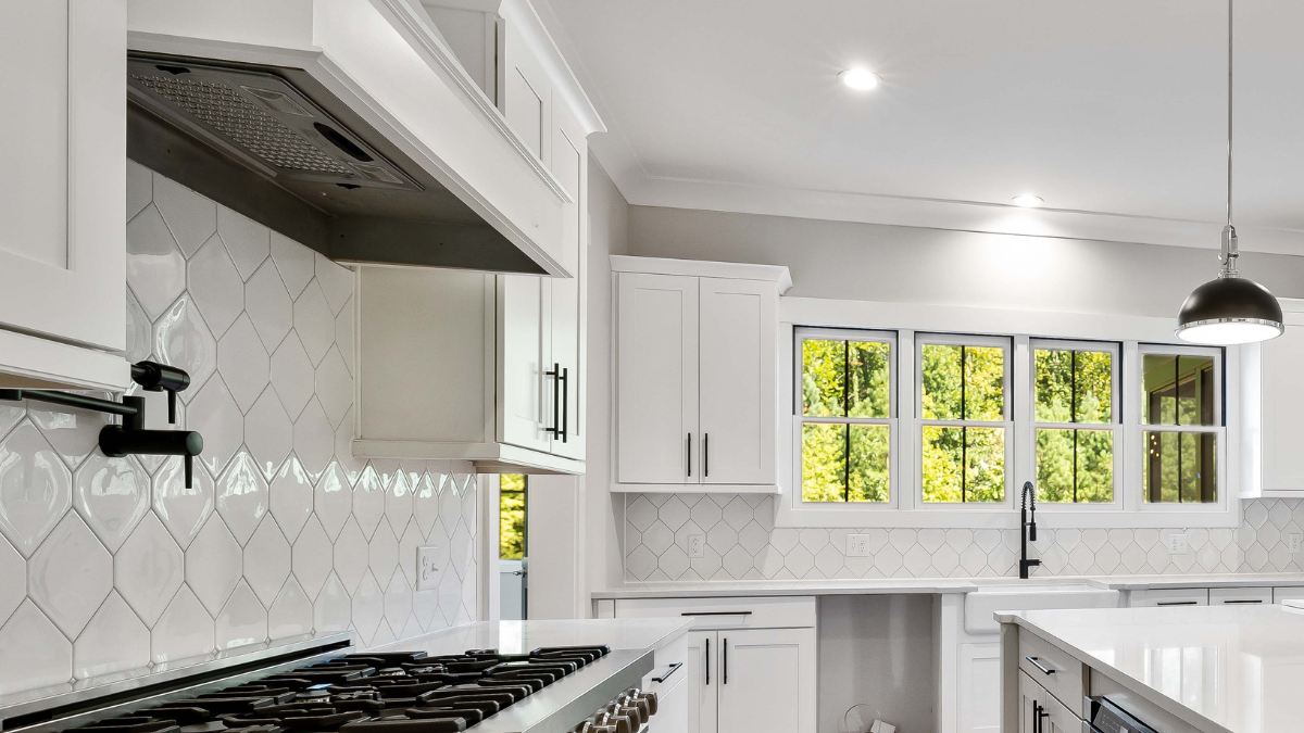 Amazon Sale 2025: Best Kitchen Chimneys for Smoke-Free Cooking Experience