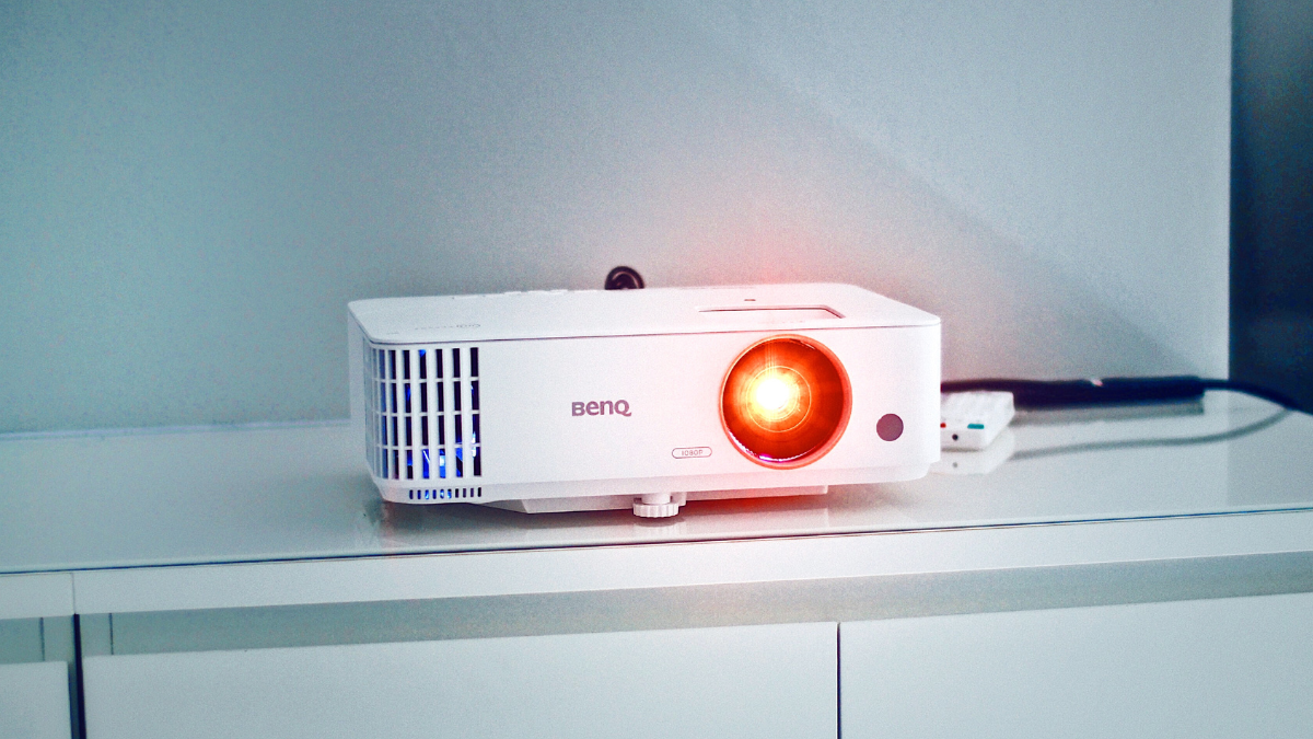 Best Smart Home Projectors for Your Room: Light, Screen & Cinema Dreams