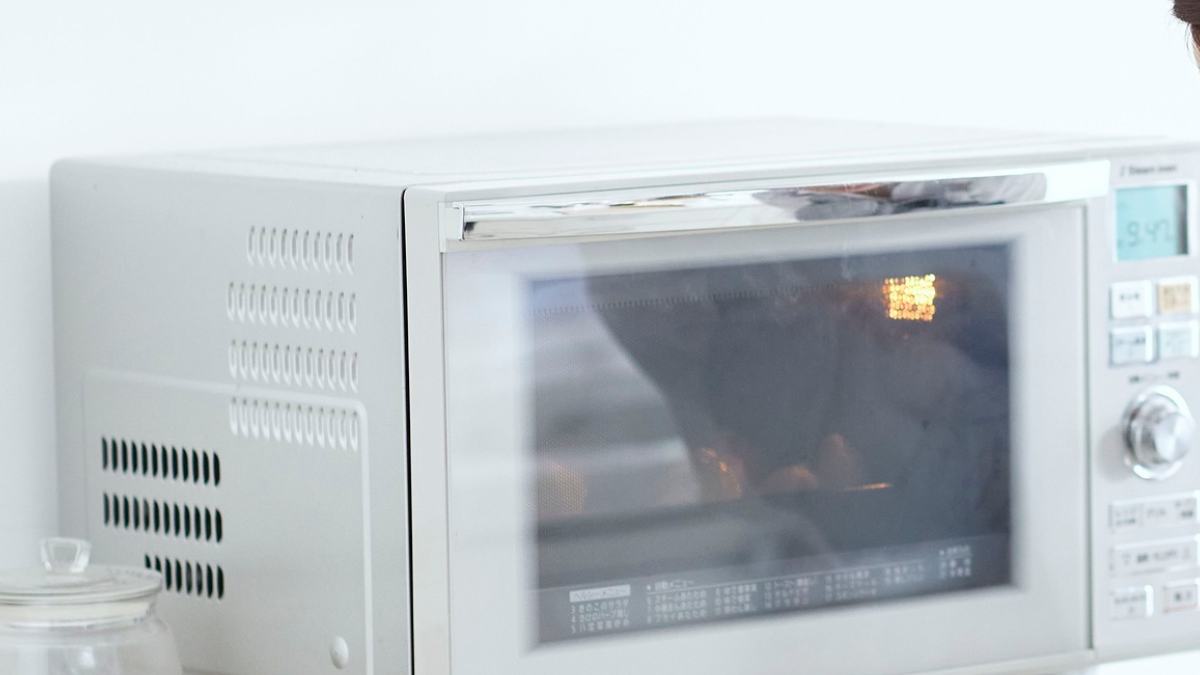 Cook Smart This Festive Season: Top 5 Microwave Ovens on Amazon for Every Kitchen Cook Smart This Festive Season: Top 5 Microwave Ovens on Amazon for Every Kitchen