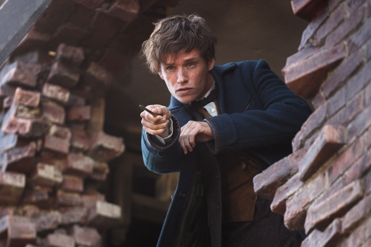 Fantastic Beasts and Where to Find Them Review: Care of Magical Creatures, and a Brewing Dark Side