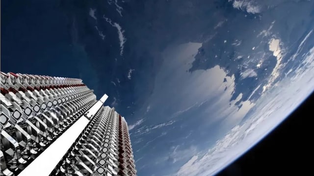 Rising Satellite Traffic in Low Earth Orbit Sparks Collision Risk Concerns Rising Satellite Traffic in Low Earth Orbit Sparks Collision Risk Concerns