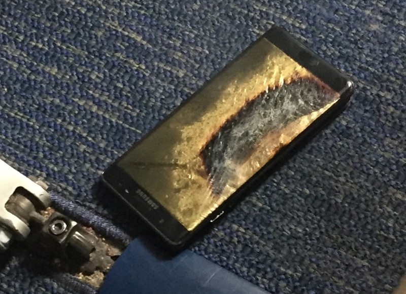 Samsung Galaxy Note 7 Wi-Fi Hotspot Prank Delays Flight, Scares Crew and Passengers