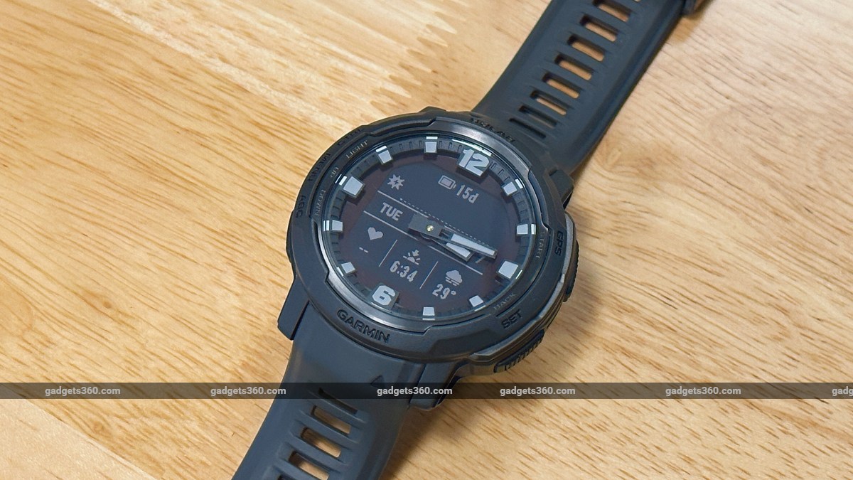 Garmin Instinct Crossover Solar Review: A Fun, Multi-Sport Smartwatch With an Analogue Twist