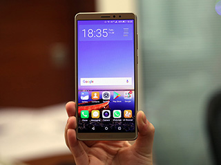 Best Bezel Less Phones With Infinity Display Under Rs. 20,000