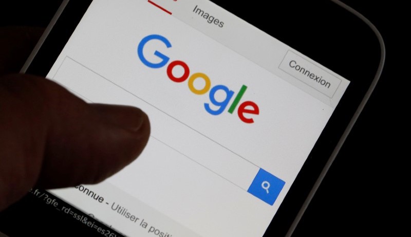 Google, Facebook Move to Restrict Ads on Fake News Sites