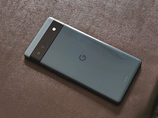 फिर फटा Pixel 6a फोन! Google का सेफ्टी अपडेट भी नहीं आया काम, शेयर की फोटो