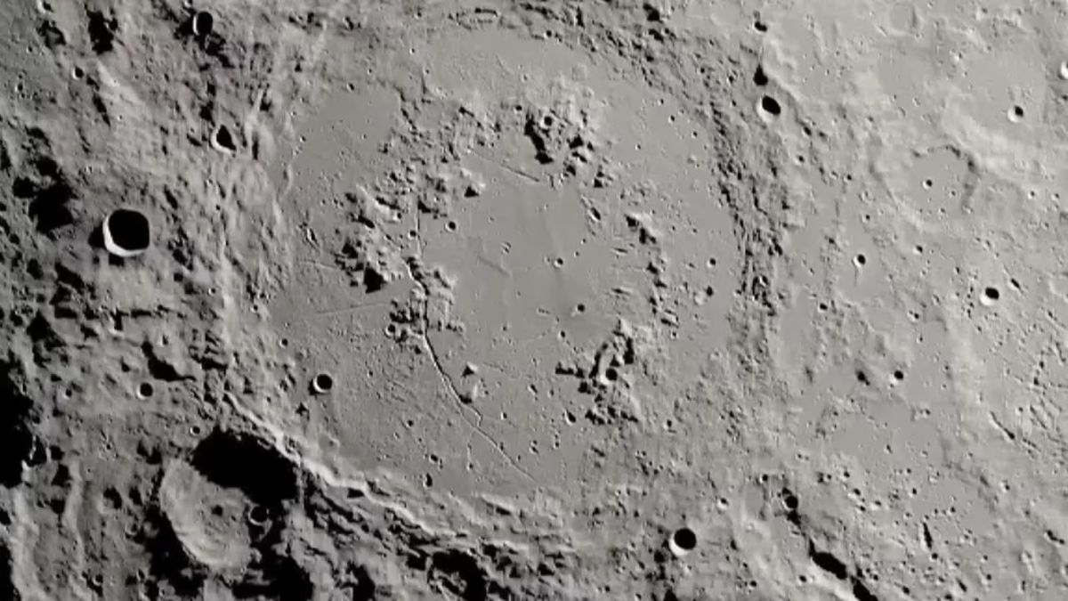 Moon&rsquo;s Deepest Canyons Formed in Minutes by High-Speed Impact Debris