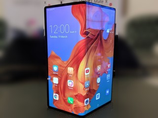 Huawei Reportedly Selling 100,000 Mate X Foldable Smartphones a Month