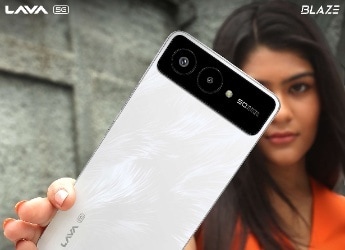 ঝড় তুলে হাজির Lava Blaze AMOLED 2, সস্তায় সবচেয়ে সুন্দর স্লিম স্মার্টফোন এটাই