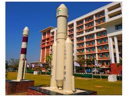 Chandrayaan-3 Mission’s Pragyan Rover Finds Evidence of an Ancient Magma Ocean Near Moon’s South Pole Chandrayaan-3 Mission’s Pragyan Rover Finds Evidence of an Ancient Magma Ocean Near Moon’s South Pole