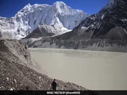 नेपाल के इस कदम से माउंट एवरेस्ट पर बड़ा हादसा टला नेपाल के इस कदम से माउंट एवरेस्ट पर बड़ा हादसा टला
