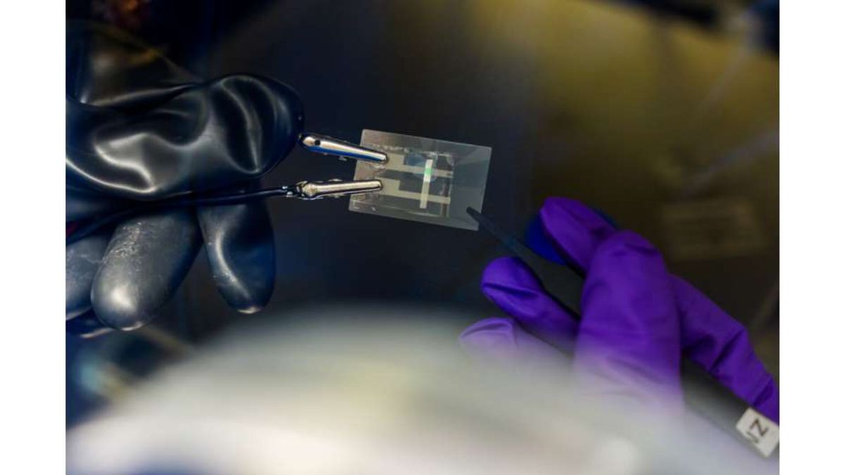 Researchers Develop New Materials for Truly Stretchable OLED Screens