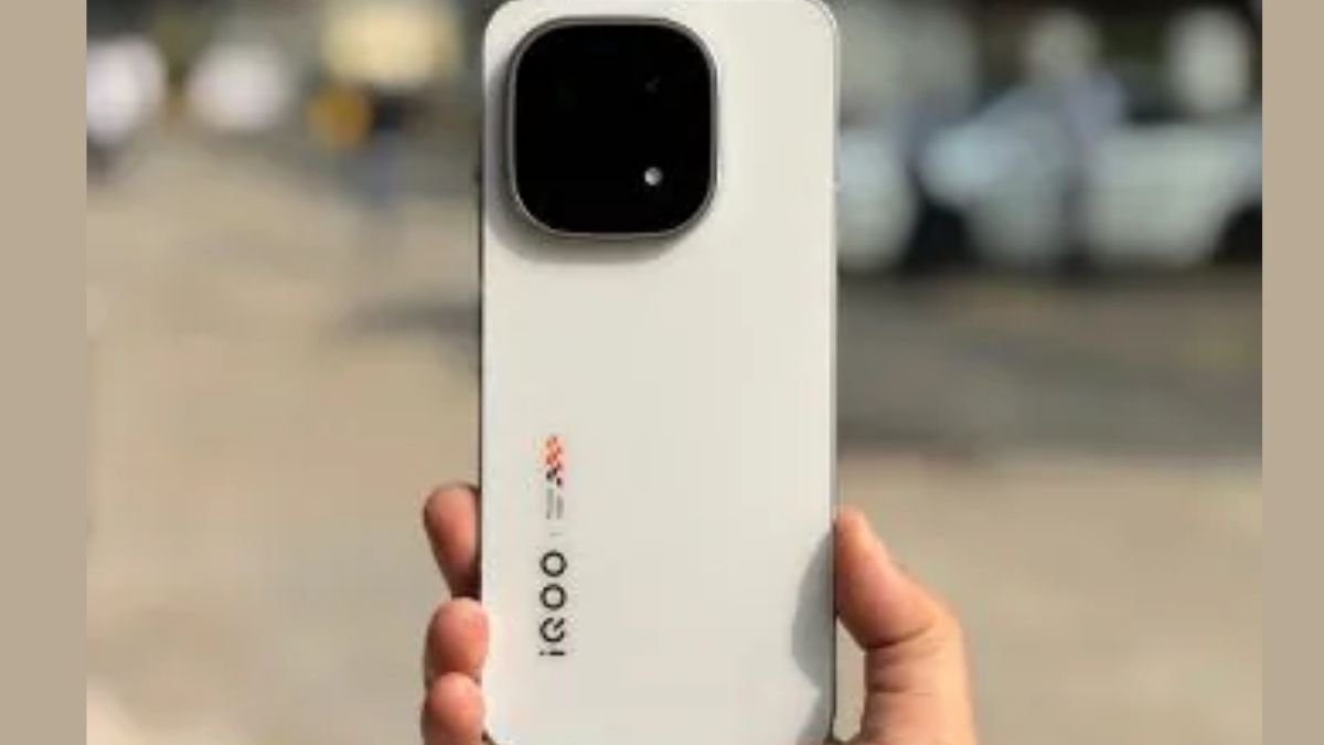 எந்த போன் வாங்கலாம்னு குழப்பமா இருக்கா? இதோ அமேசான் சேல் 2026-ன் டாப் 10 மொபைல் டீல்கள்! விலை மற்றும் ஆஃபர் விவரங்கள் உள்ளே