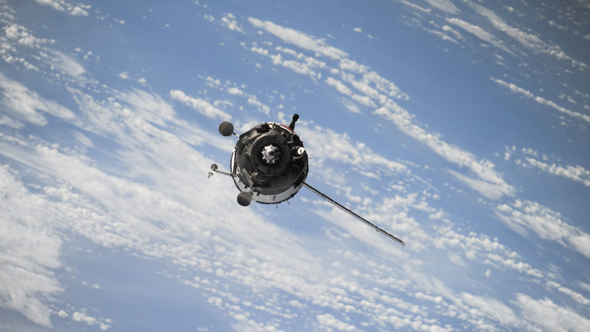 James Webb Space Telescope Discoveries Challenge Theories About Asteroid Psyche&rsquo;s Origin