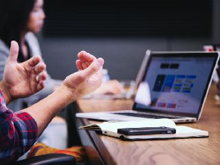AI से कौन सी नौकरी जाएगी? Microsoft की रिपोर्ट से बड़ा खुलासा!