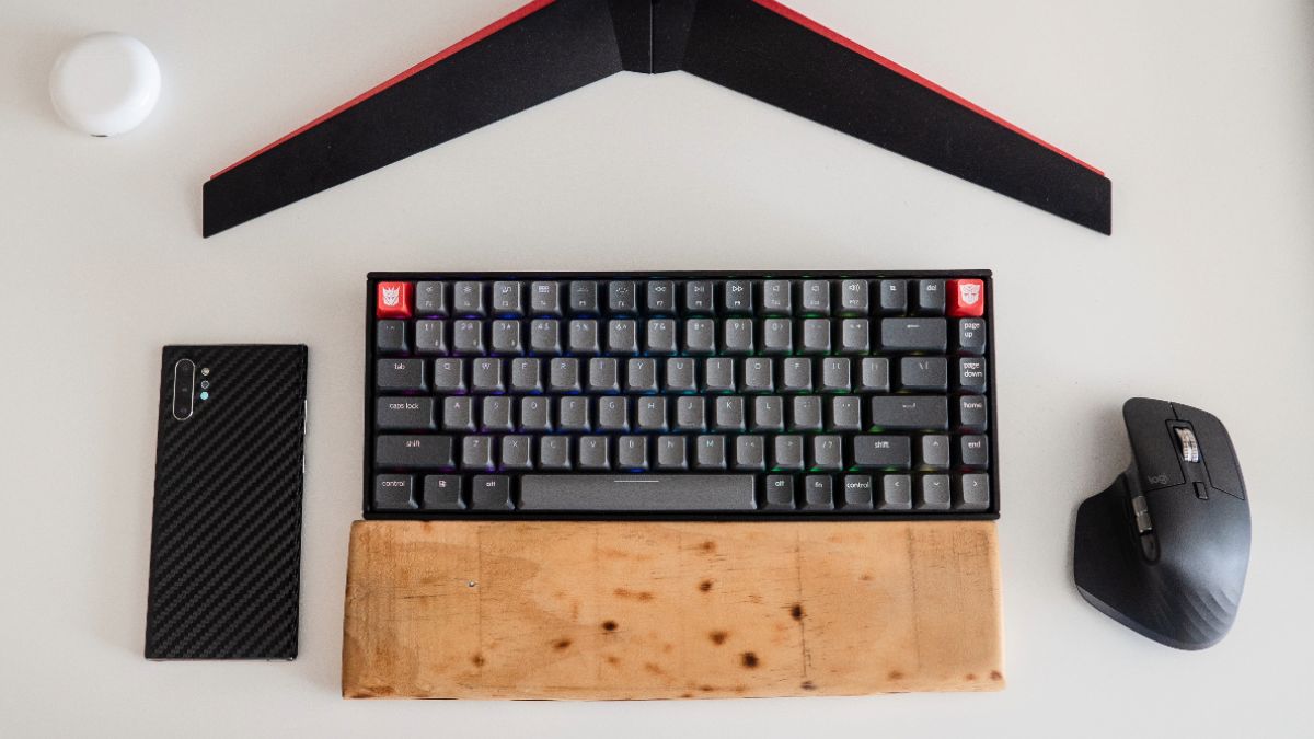 எப்பவும் போல டைப் பண்ண போரடிக்குதா? Clicky Sound-உடன் Premium Feel கொடுக்கும் Mechanical Keyboards ஆஃபர்!