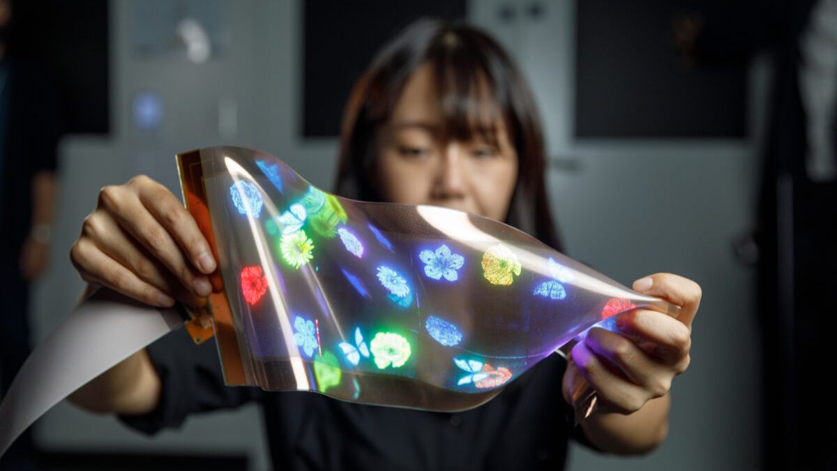 LG 'Stretchable' 12-Inch Display That Can Be Extended Up to 14 Inches Revealed