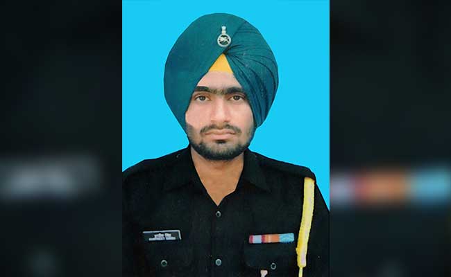 Pak Should Be Given 'Fitting Reply', Says Soldier Mandeep Singh's Father