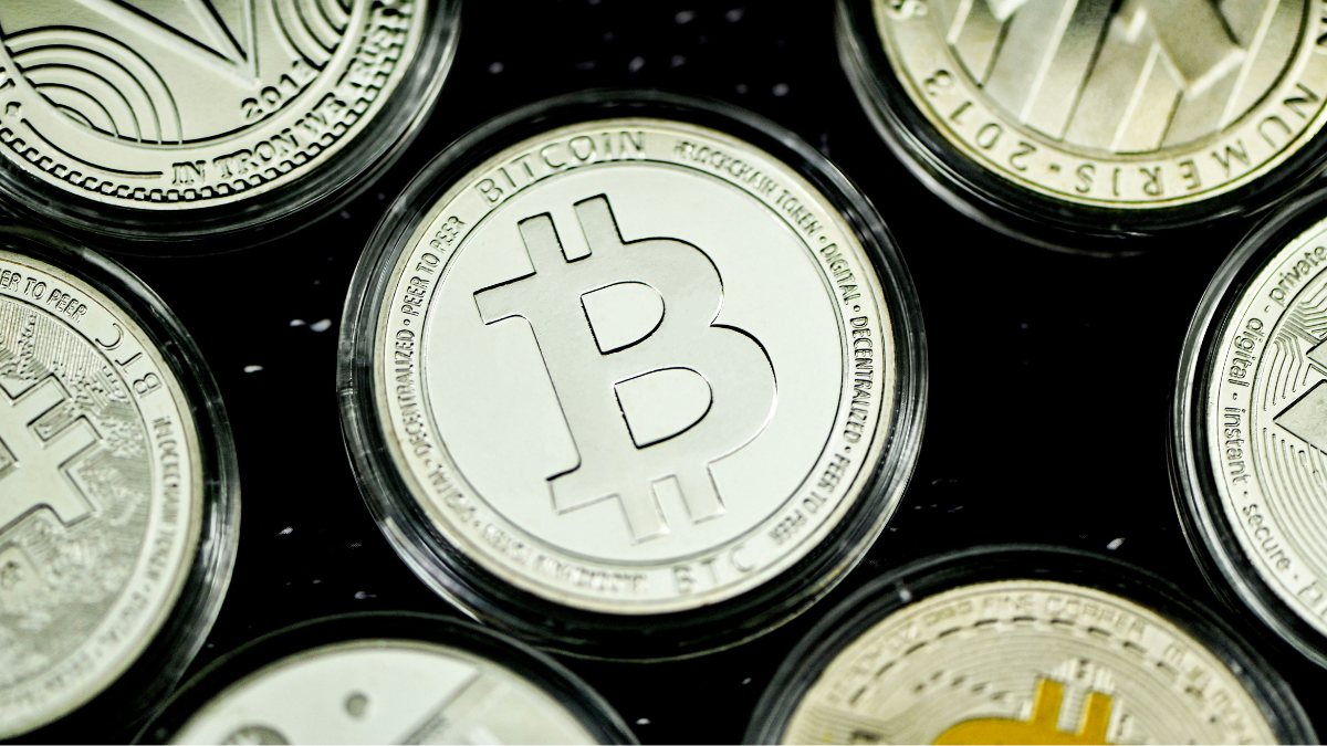 Bitcoin Momentum Slows as Crypto Market Reacts to Global Developments