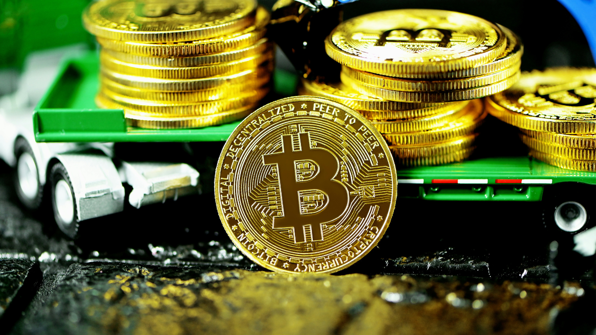 Bitcoin Surges Above $71,000 as Easing Geopolitical Tensions Lift Crypto Market Sentiment