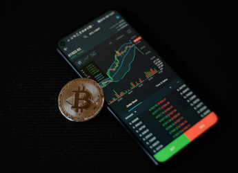Bitcoin Tests $121,000 Support, Ethereum Steadies Despite Market Cool-Off