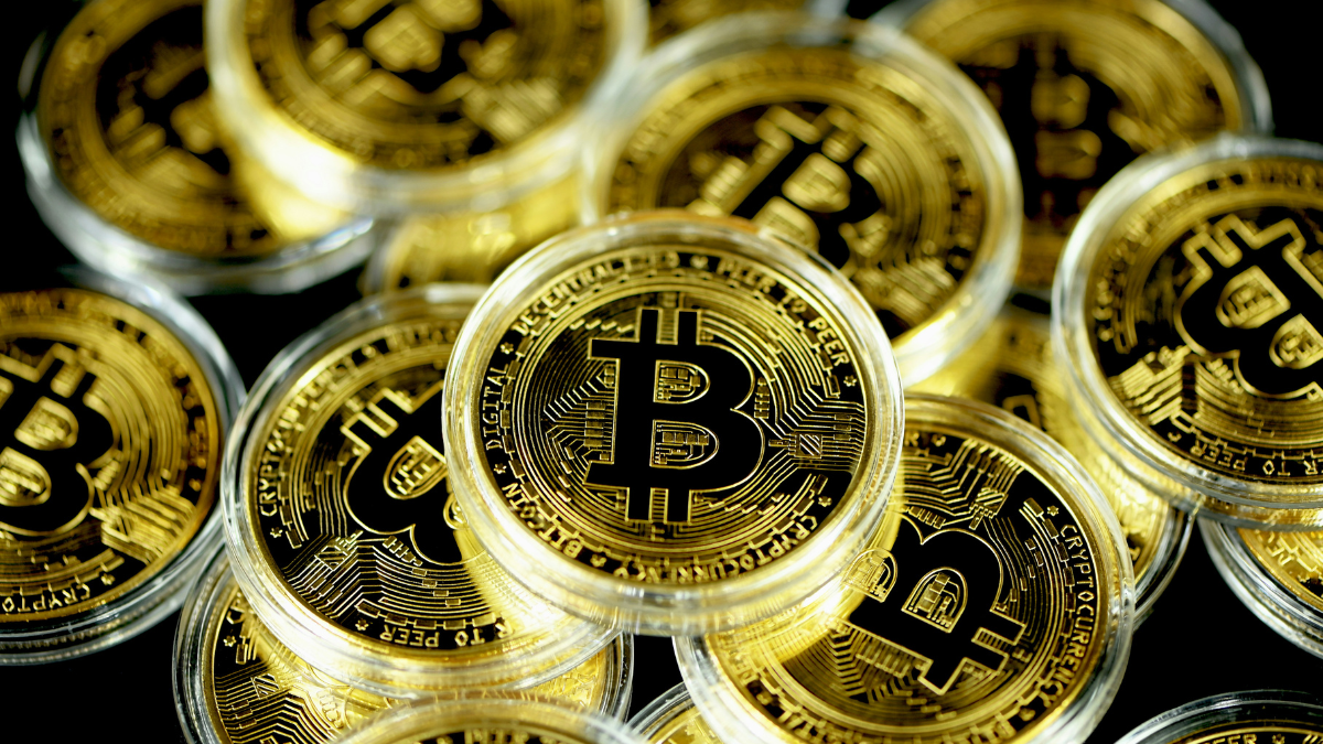 Bitcoin Rises Above $92,300 as Crypto Market Stabilises Ahead of Weekend Trade