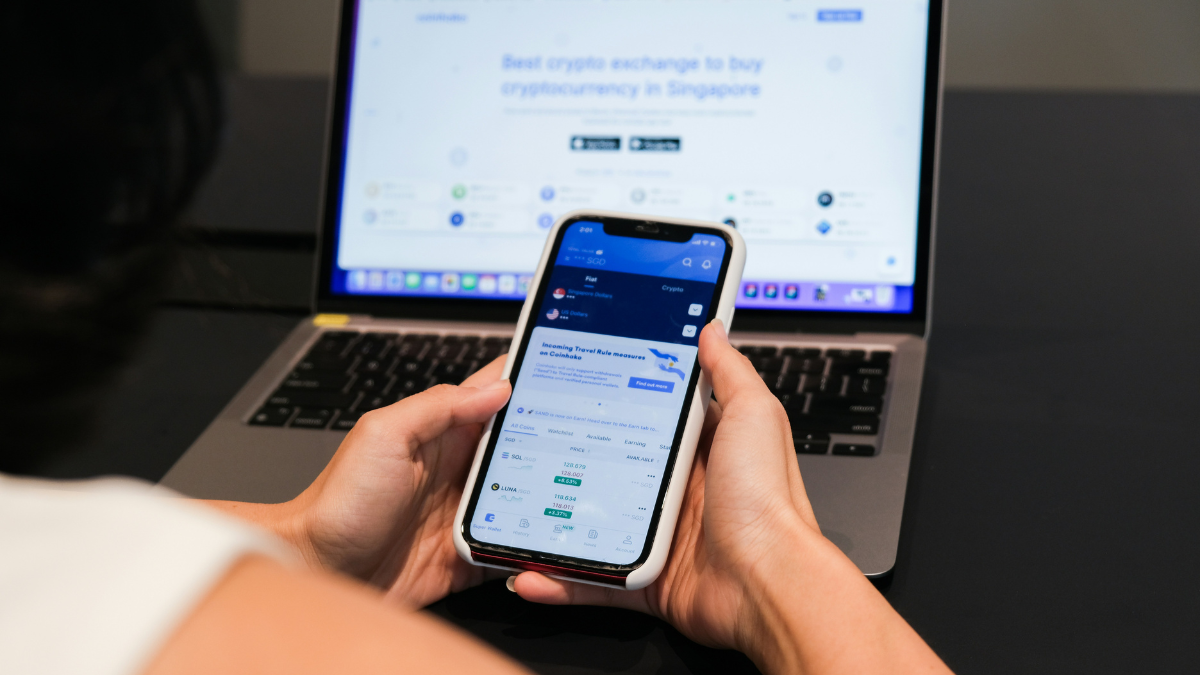 Bitcoin Price Slips to $113,500 as Traders Await US Fed Chair Jerome Powell’s Remarks Bitcoin Price Slips to $113,500 as Traders Await US Fed Chair Jerome Powell’s Remarks