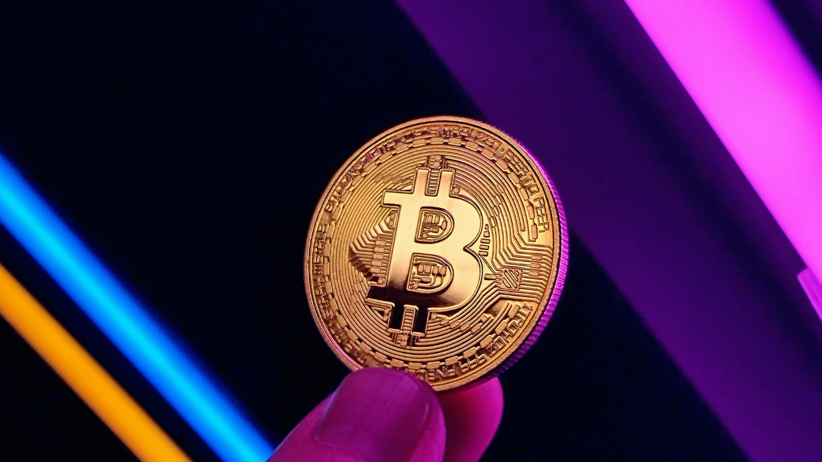 Bitcoin Remains Range Bound Ahead of US Fed Decision and ETF Outflows