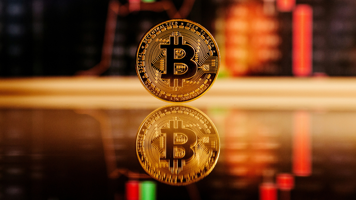 Bitcoin Drops After August Highs, Ethereum ETF Flows Indicate Ongoing Capital Rotation