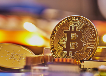 Crypto Market Plunges as Bitcoin Slides to Six-Week Low, Ethereum Stays Resilient