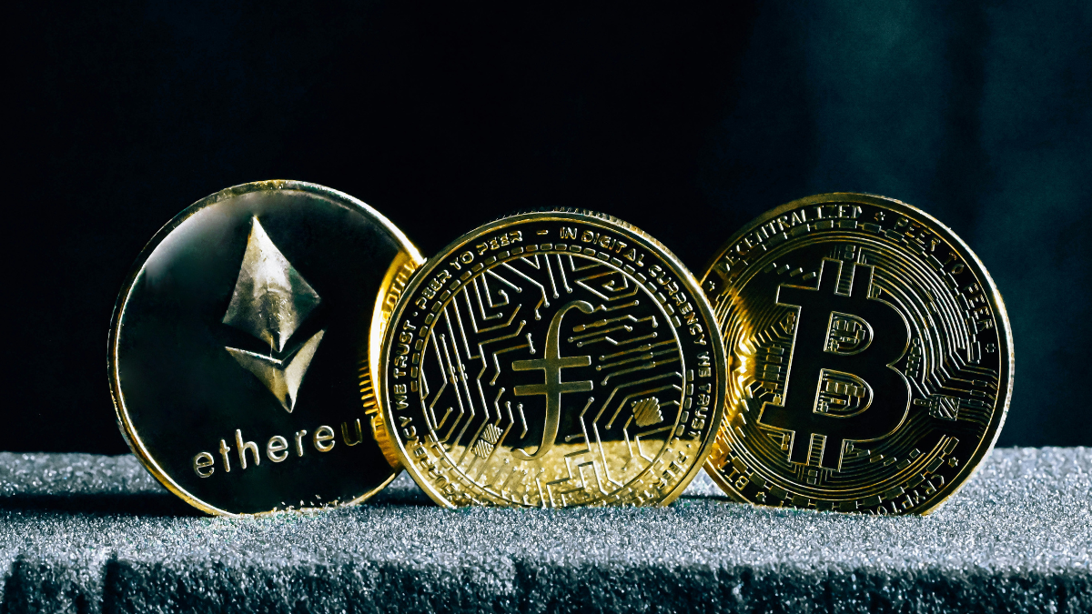 Ethereum Slips as Anticipation Builds Ahead of Options Expiry, Bitcoin Hovers Above $112,000 Ethereum Slips as Anticipation Builds Ahead of Options Expiry, Bitcoin Hovers Above $112,000