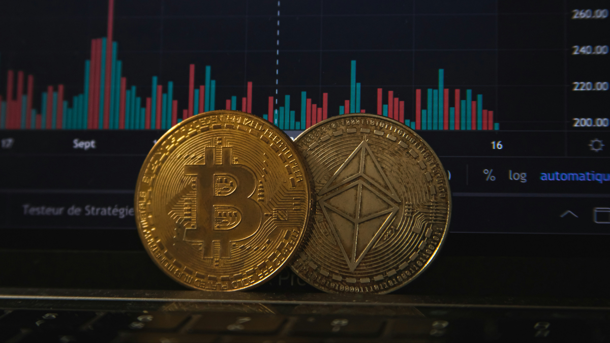 Ethereum Builds Momentum as Bitcoin Price Consolidates Above $110,000