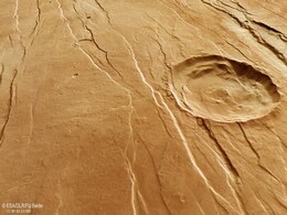 ESA's Latest Picture Reveals 'Claw Marks' on Martian Surface ESA's Latest Picture Reveals 'Claw Marks' on Martian Surface