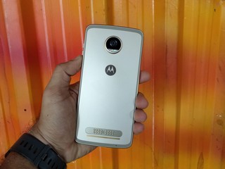 Moto Z2 Play Review