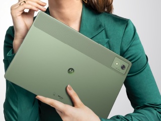 Moto Pad 60 Pro With 12.7-Inch LCD Screen, Quad JBL Speakers Launched in India: Price, Features