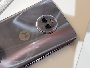 Moto X4 vs Oppo F3 Plus vs Samsung Galaxy A7 (2017): Price in India, Specifications, Features Compared