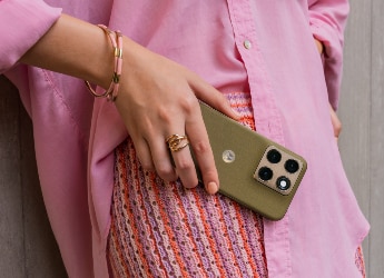 Motorola Edge 2026 অসাধারণ 50MP সেলফি ক্যামেরার সঙ্গে লঞ্চ হল, দাম কত জেনে নিন