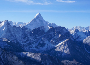 Mount Everest&#039;s Height Linked to Ancient River Changes from 89,000 Years Ago