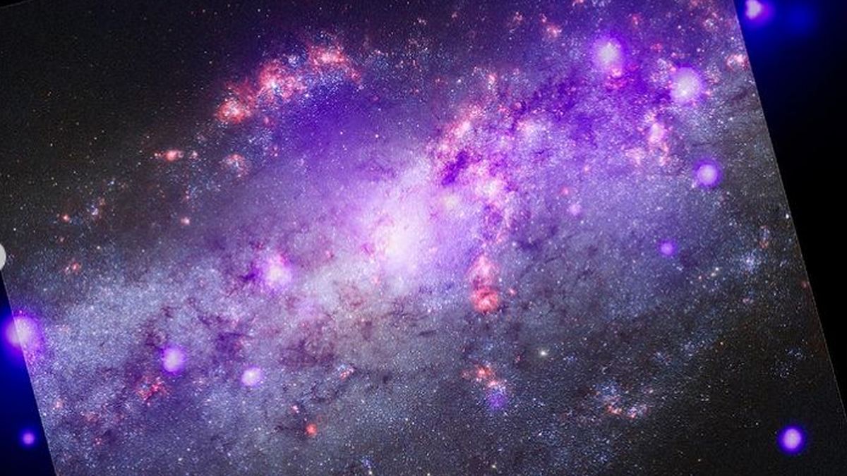 NASA Shares Stunning Images Created by Combining Data From Hubble Space Telescope, Chandra X-Ray Observatory